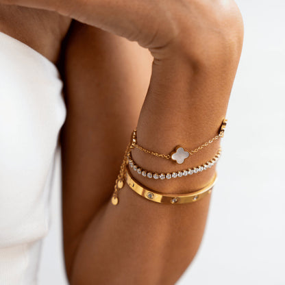 Charming Clover Linked Bracelet