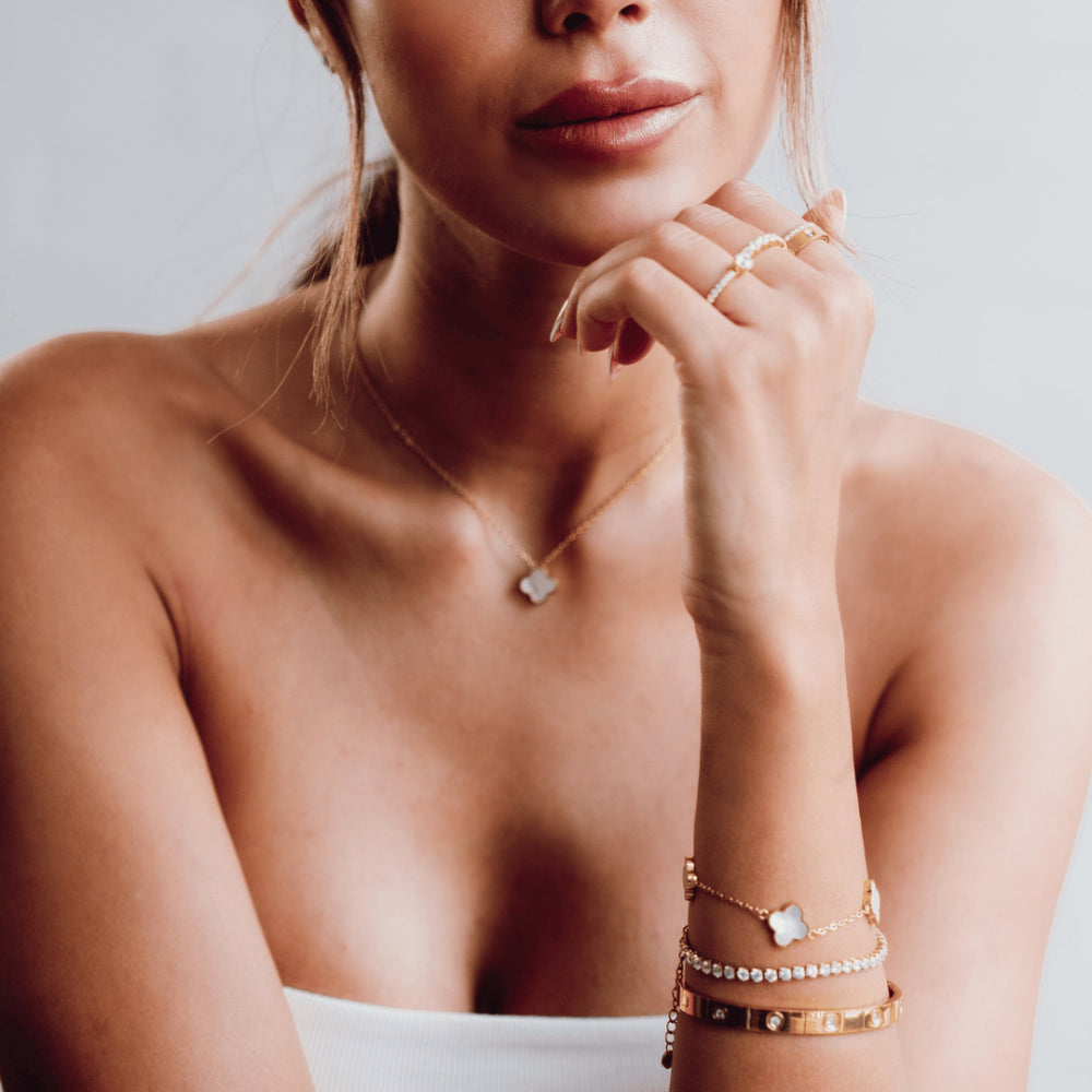 Charming Clover Linked Bracelet