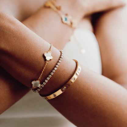Charming Clover Linked Bracelet