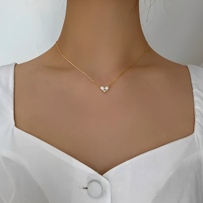 Delicate Chain Pendant Necklace